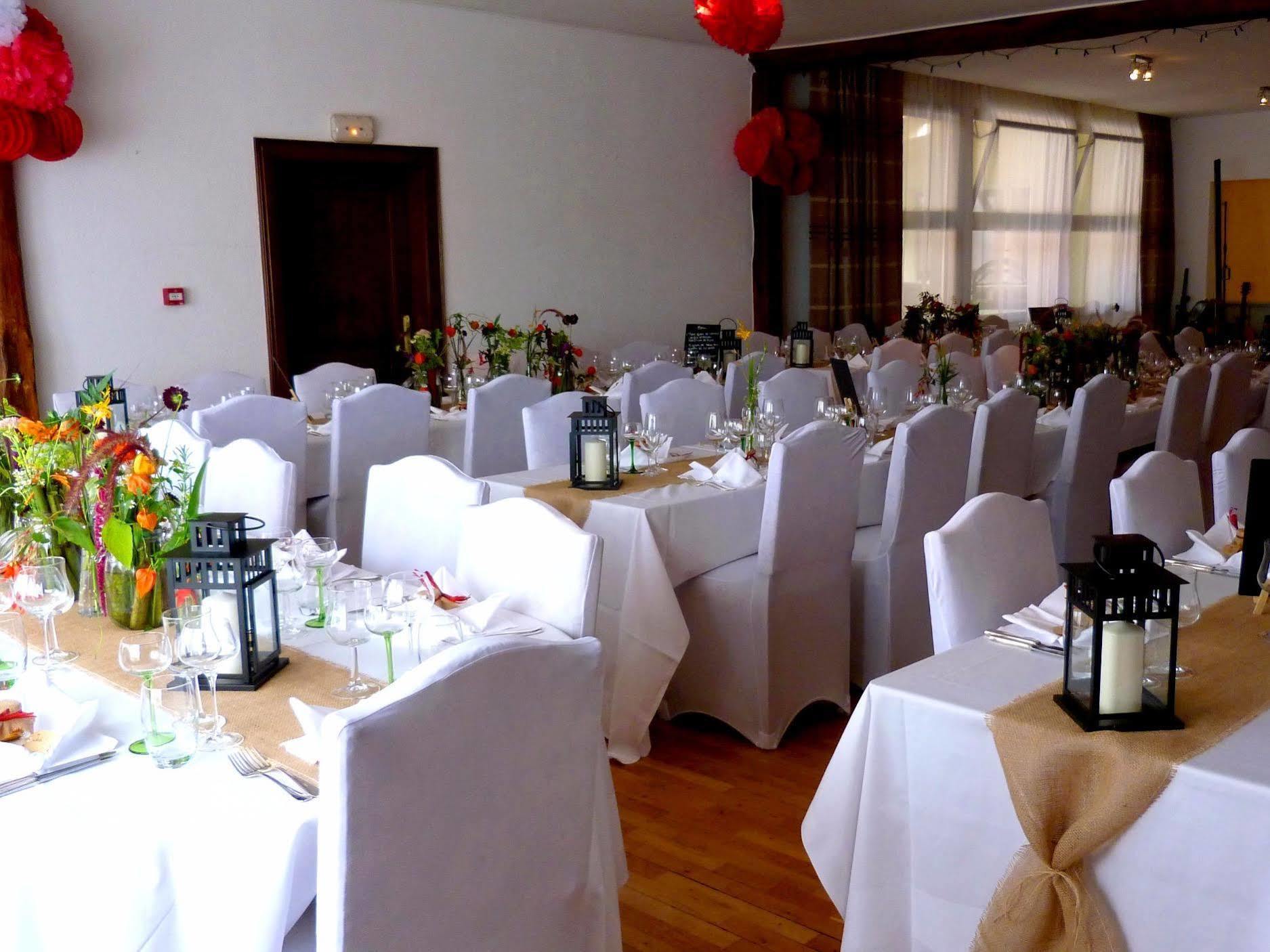 Hotel Restaurant Aux Trois Roses ลาเปอติต-ปีแยร์ ภายนอก รูปภาพ